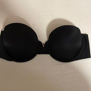 Victoria’s Secret strapless bra